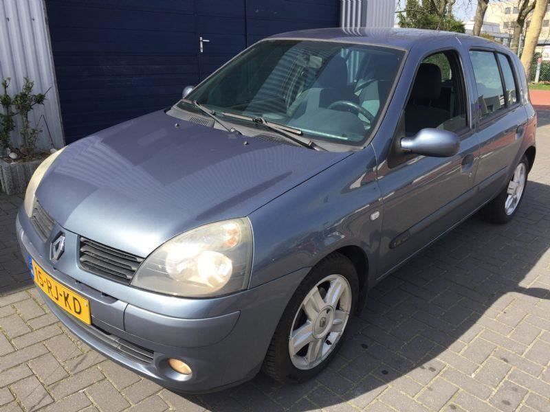 Blauw Gebruikt 2005 Renault Clio II Hatchback | € 2.450 (Iets duurder) - Afbeelding 1/4