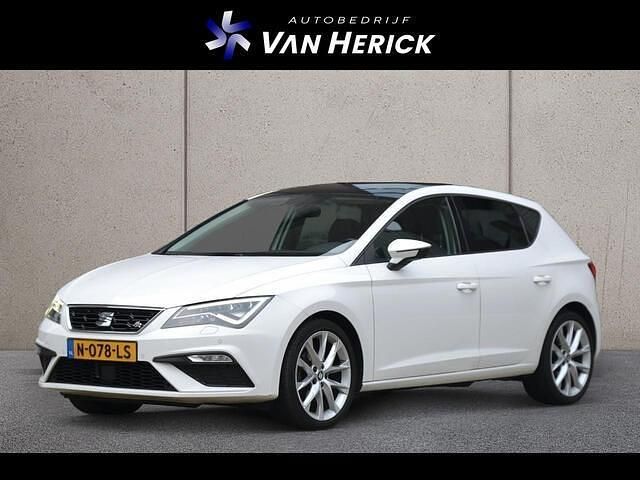 Wit Gebruikt 2017 Seat Leon FR Hatchback | € 16.945 (Eerlijke prijs) - Afbeelding 1/4