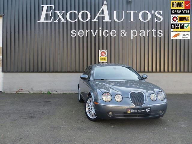 Grijs, metallic lak Gebruikt 2004 Jaguar S-Type Executive Sedan | € 12.500 - Afbeelding 1/4