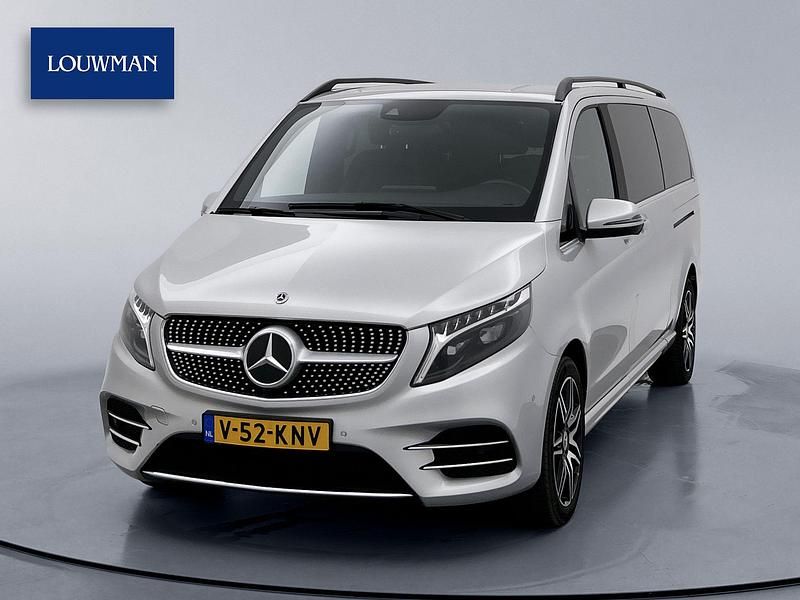 Zilver Gebruikt 2023 Mercedes V250 AMG MPV | € 66.445 (Iets duurder) - Afbeelding 1/3