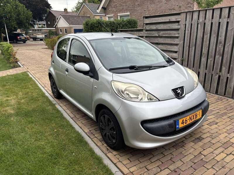 Grijs Gebruikt 2007 Peugeot 107 Hatchback | € 1.250 (Goede deal) - Afbeelding 1/4
