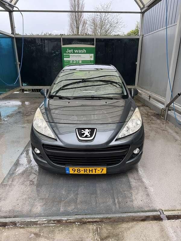 Grijs Occasion 2011 Peugeot 207 Access Hatchback | € 1.950 (Goede deal) - Afbeelding 1/4