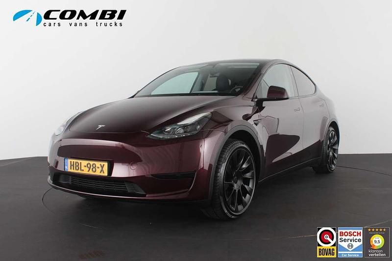 Rood Occasion 2025 Tesla Model Y RWD SUV | € 39.850 (Eerlijke prijs) - Afbeelding 1/4