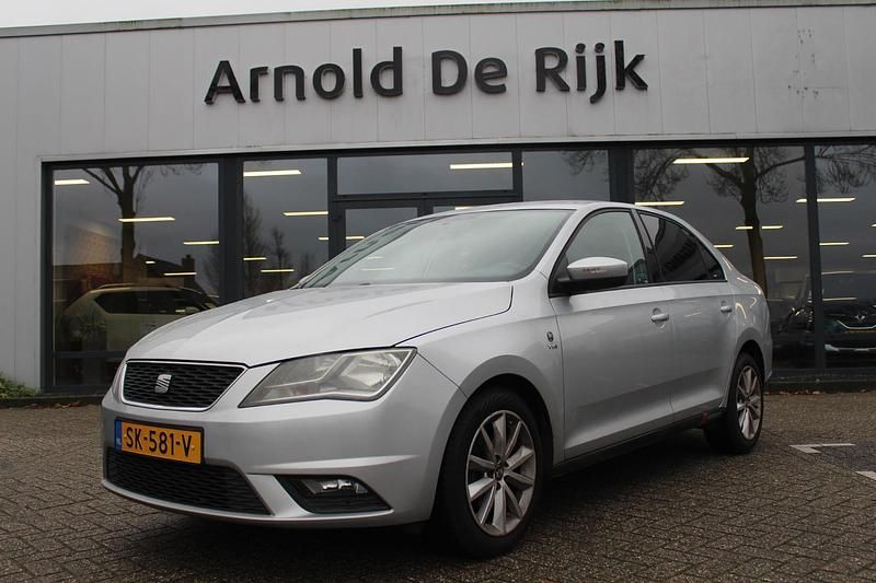 Grijs (metallic) Gebruikt 2013 Seat Toledo Hatchback | € 7.950 (Duur) - Afbeelding 1/4