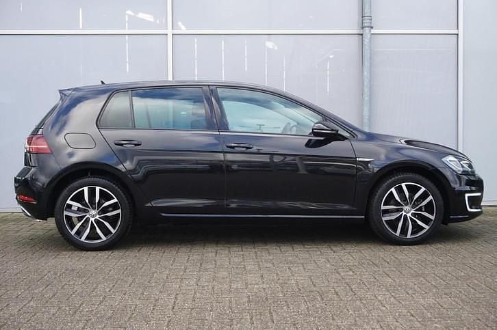 Occasion VW e-Golf 100 kW (136 PK) 2019 Zwart Hatchback
