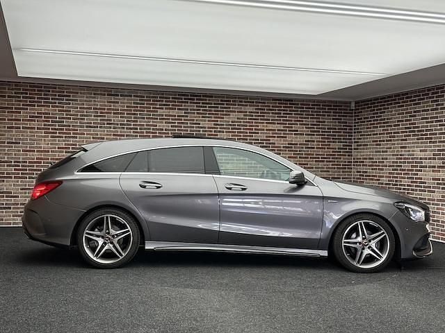 Occasion Mercedes CLA200 Shooting Brake AMG 156 PK (114 kW) 2017 Grijs Stationwagen