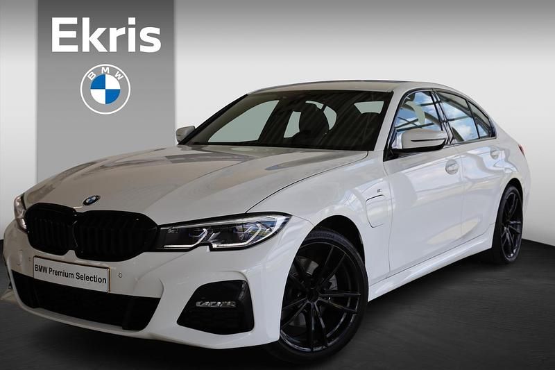 Wit Gebruikt 2021 BMW 320e Basis Sedan | € 33.750 (Iets duurder) - Afbeelding 1/4