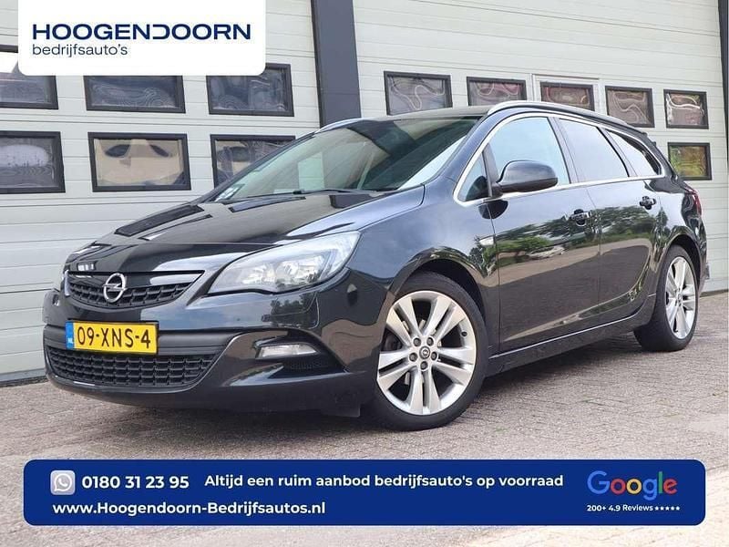 Zwart Gebruikt 2012 Opel Astra Sport Stationwagen | € 2.900 (Goede deal) - Afbeelding 1/4
