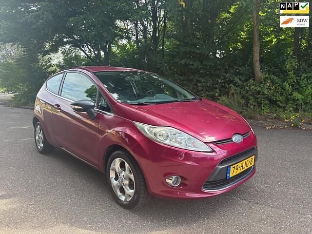 Paars Gebruikt 2008 Ford Fiesta Titanium Hatchback | € 2.250 (Goede deal) - Afbeelding 1/4