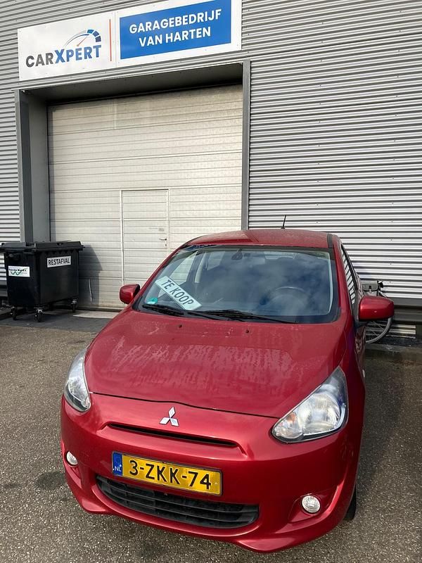 Rood Gebruikt 2015 Mitsubishi Space Star Hatchback | € 6.250 (Eerlijke prijs) - Afbeelding 1/3
