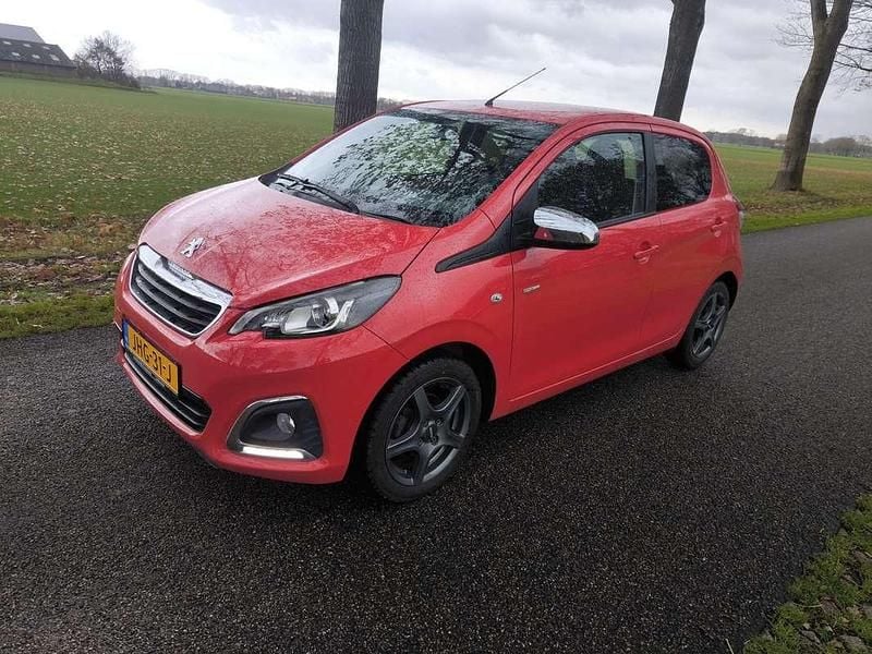 Rood Occasion 2019 Peugeot 108 Active Top Hatchback | € 7.250 (Super prijs) - Afbeelding 1/4