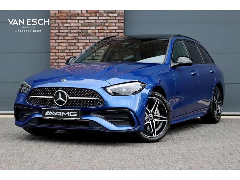 Blauw Gebruikt 2023 Mercedes C300e AMG line Stationwagen | € 44.500 (Iets duurder) - Afbeelding 1/4