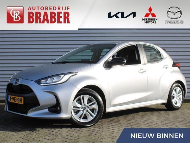 Grijs Gebruikt 2023 Mazda 2 Comfort Hatchback | € 25.950 (Iets duurder) - Afbeelding 1/4