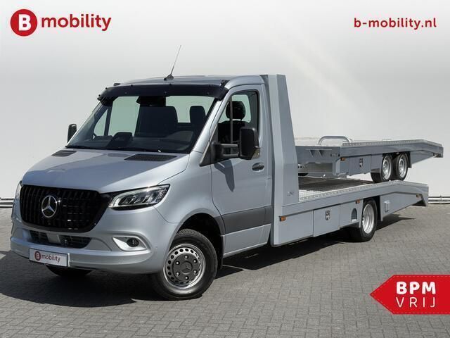 Grijs Nieuw 2024 Mercedes Sprinter Van | € 91.565 - Afbeelding 1/2