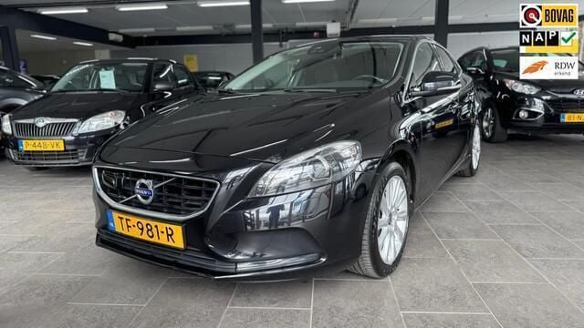 Zwart Gebruikt 2015 Volvo V40 Ocean Race Stationwagen | € 8.950 (Iets duurder) - Afbeelding 1/4