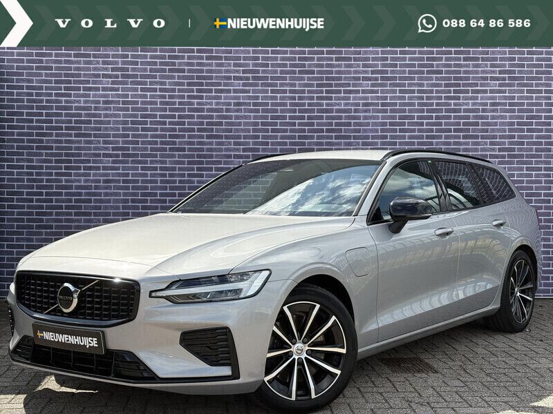 Grijs Gebruikt 2022 Volvo V60 Plus Stationwagen | € 35.694 (Duur) - Afbeelding 1/3