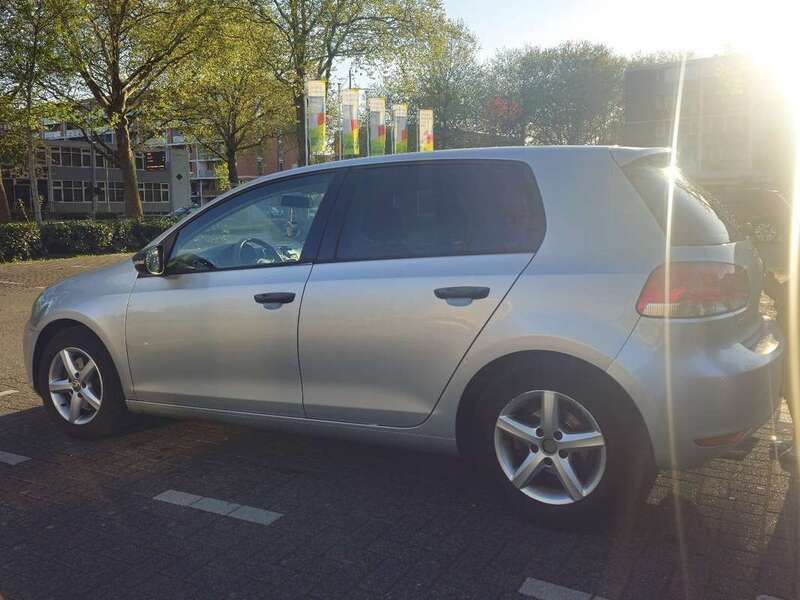 Grijs Gebruikt 2009 VW Golf VI Trendline Hatchback | € 3.999 (Eerlijke prijs) - Afbeelding 1/4
