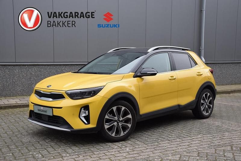 Geel Occasion 2020 Kia Stonic SUV | € 18.350 (Goede deal) - Afbeelding 1/4