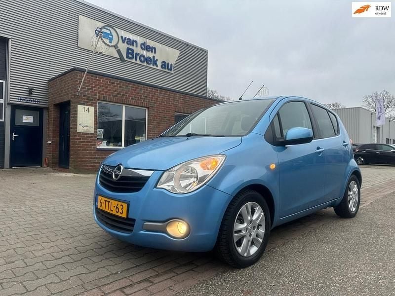 Blauw (metallic) Gebruikt 2011 Opel Agila Edition Hatchback | € 7.350 (Eerlijke prijs) - Afbeelding 1/4