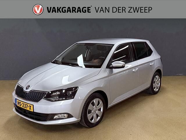 Grijs Gebruikt 2016 Skoda Fabia Ambition Hatchback | € 6.950 (Goede deal) - Afbeelding 1/4