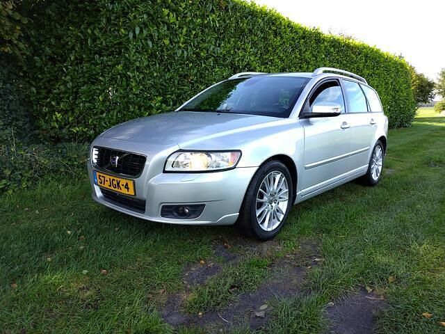 Grijs Gebruikt 2009 Volvo V50 Stationwagen | € 4.950 (Duur) - Afbeelding 1/4