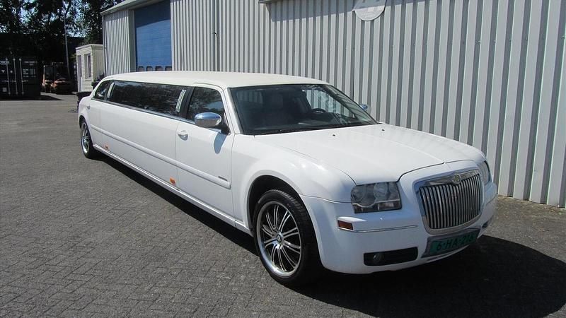 Wit, metallic lak Gebruikt 2006 Chrysler 300C Sedan | € 15.950 - Afbeelding 1/4