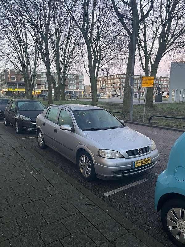 Occasion Opel Astra Sport 101 PK (74 kW) 1999 Zilver Hatchback