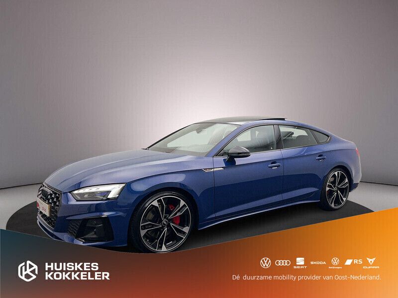 Blauw, metallic lak Gebruikt 2023 Audi A5 Sportback Exclusive Hatchback | € 52.900 (Duur) - Afbeelding 1/4