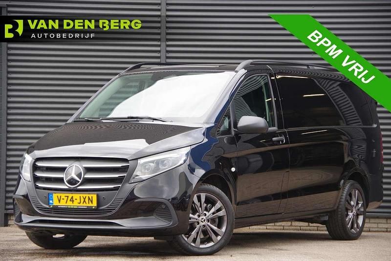 Zwart Gebruikt 2024 Mercedes Vito MPV | € 47.750 - Afbeelding 1/4