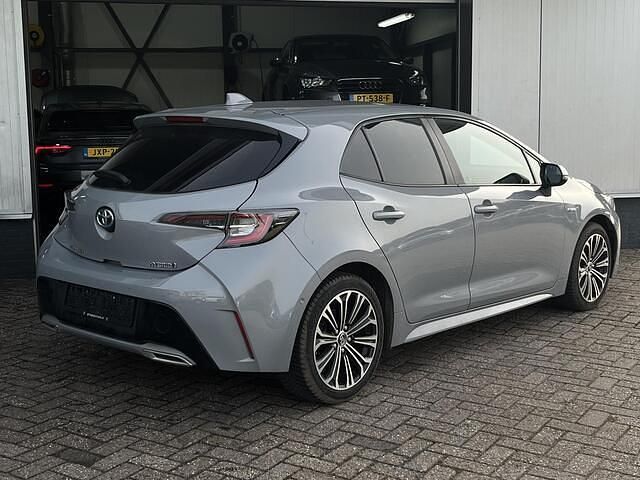 Occasion Toyota Corolla Executive 180 PK (132 kW) 2019 Grijs Hatchback