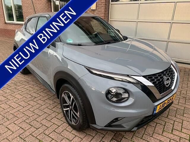 Grijs Gebruikt 2025 Nissan Juke N-Connecta SUV | € 27.850 (Eerlijke prijs) - Afbeelding 1/4