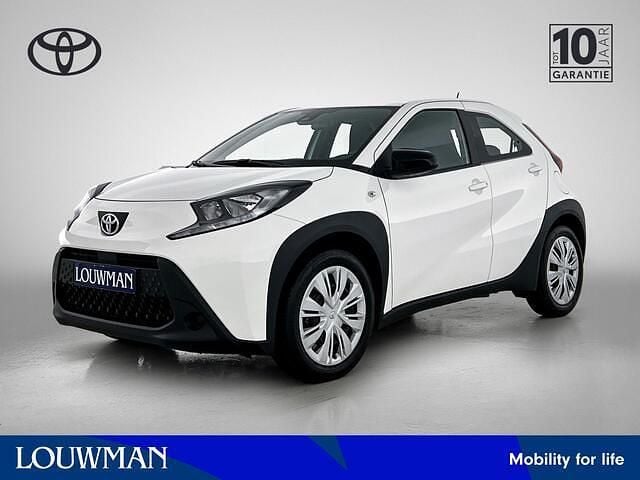 Wit Nieuw 2025 Toyota Aygo Play Hatchback | € 19.780 (Goede deal) - Afbeelding 1/4