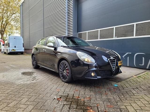 Occasion Alfa Romeo Giulietta Distinctive 170 PK (125 kW) 2013 Zwart Hatchback