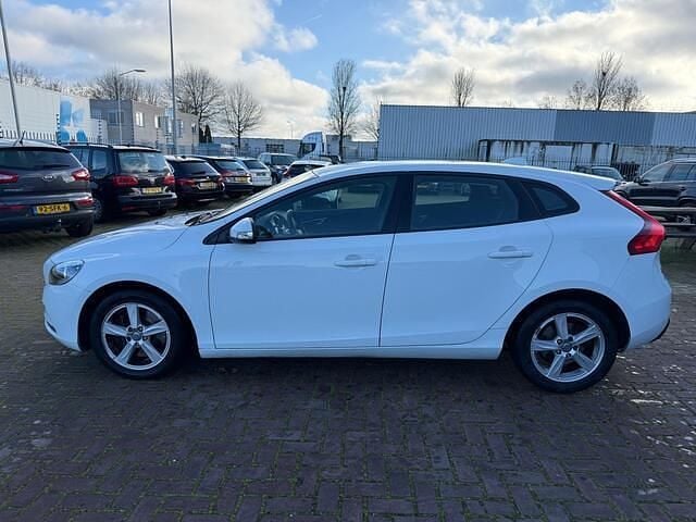 Occasion Volvo V40 Business Edition 190 PK (139 kW) 2014 Wit (metallic) Hatchback