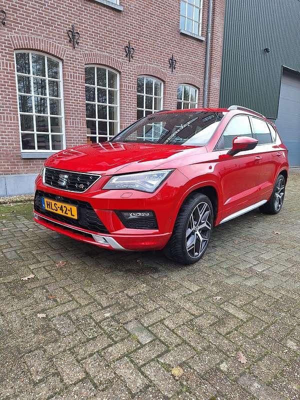 Rood Gebruikt 2018 Seat Ateca FR SUV | € 21.500 (Goede deal) - Afbeelding 1/4