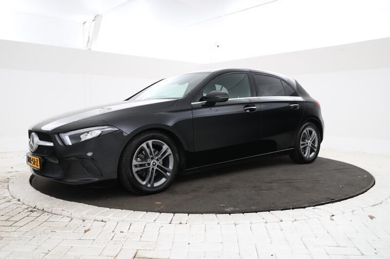 Zwart Gebruikt 2019 Mercedes A180 Premium Plus Hatchback | € 21.499 (Eerlijke prijs) - Afbeelding 1/4