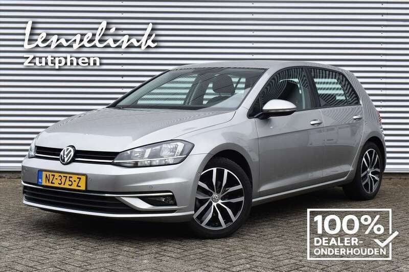Grijs Gebruikt 2017 VW Golf VII Highline Hatchback | € 17.445 (Eerlijke prijs) - Afbeelding 1/3