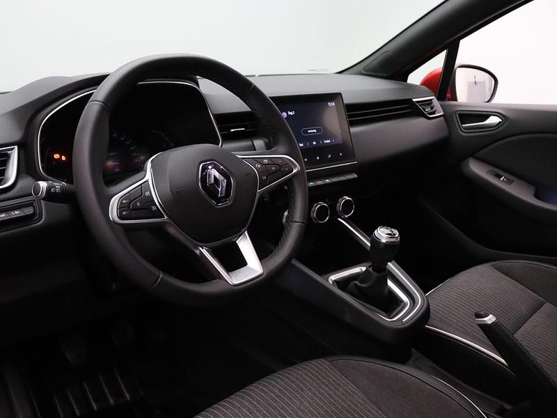 Occasion Renault Clio V Intens 93 PK (68 kW) 2021 Rood Hatchback