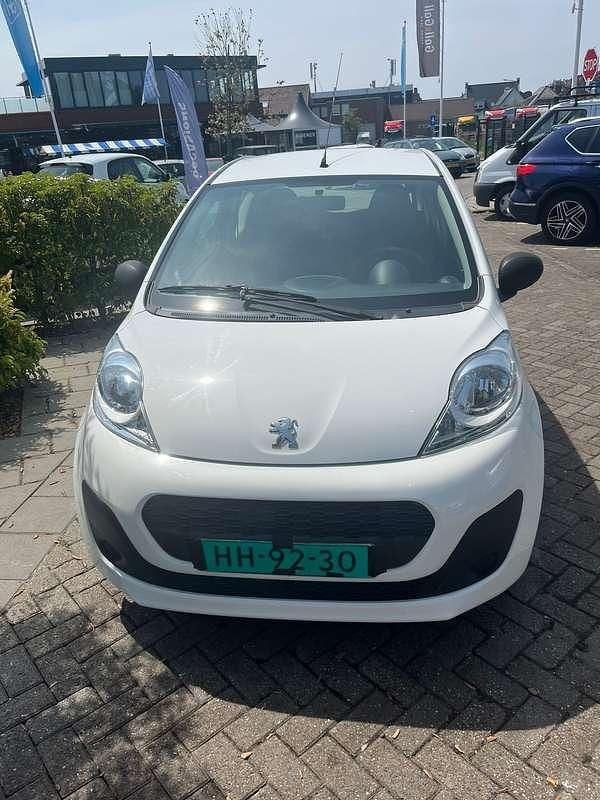 Wit Gebruikt 2012 Peugeot 107 Access Hatchback | € 3.500 (Eerlijke prijs) - Afbeelding 1/4