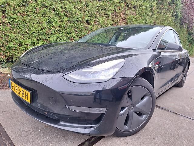 Zwart Gebruikt 2019 Tesla Model 3 Standard Range Sedan | € 11.900 (Duur) - Afbeelding 1/4