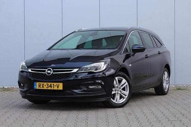 Blauw, metallic lak Gebruikt 2018 Opel Astra Business Hatchback | € 9.499 (Eerlijke prijs) - Afbeelding 1/4