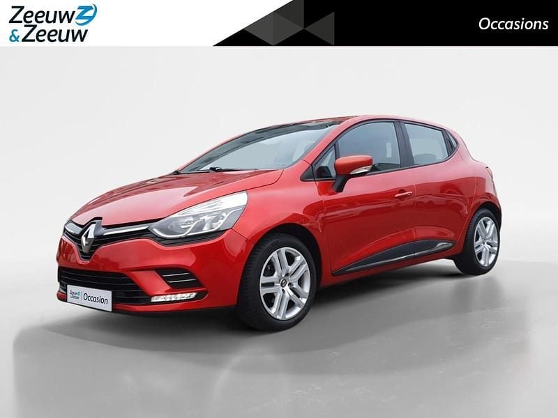 Rouge flamme nnp Occasion 2016 Renault Clio IV Zen Hatchback | € 8.440 (Eerlijke prijs) - Afbeelding 1/4
