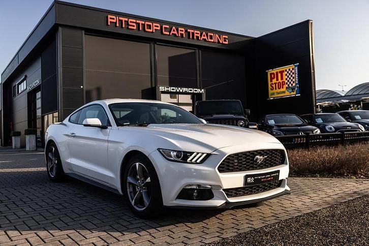 Wit Occasion 2017 Ford Mustang Fastback Coupé | € 26.950 - Afbeelding 1/4