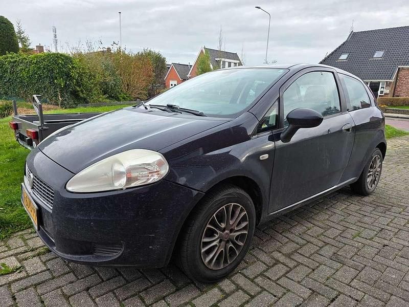 Blauw Gebruikt 2009 Fiat Punto Active MPV | € 500 - Afbeelding 1/4