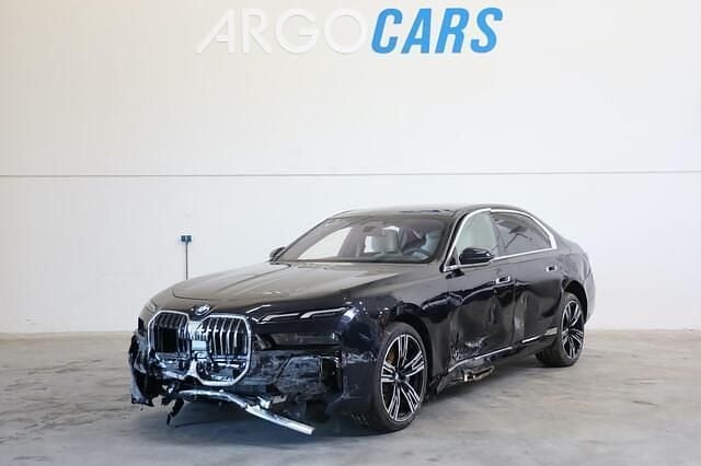 Zwart Nieuw 2024 BMW 750e Executive Sedan | € 54.249 - Afbeelding 1/4