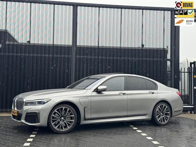 Grijs Gebruikt 2019 BMW 745e Executive Sedan | € 51.990 (Eerlijke prijs) - Afbeelding 1/4