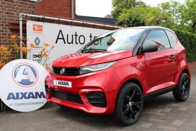 Rood, metallic lak Nieuw 2025 Aixam City Hatchback | € 17.417 - Afbeelding 1/4