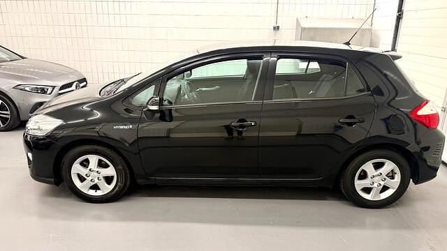 Occasion Toyota Auris 99 PK (72 kW) 2011 Zwart Hatchback