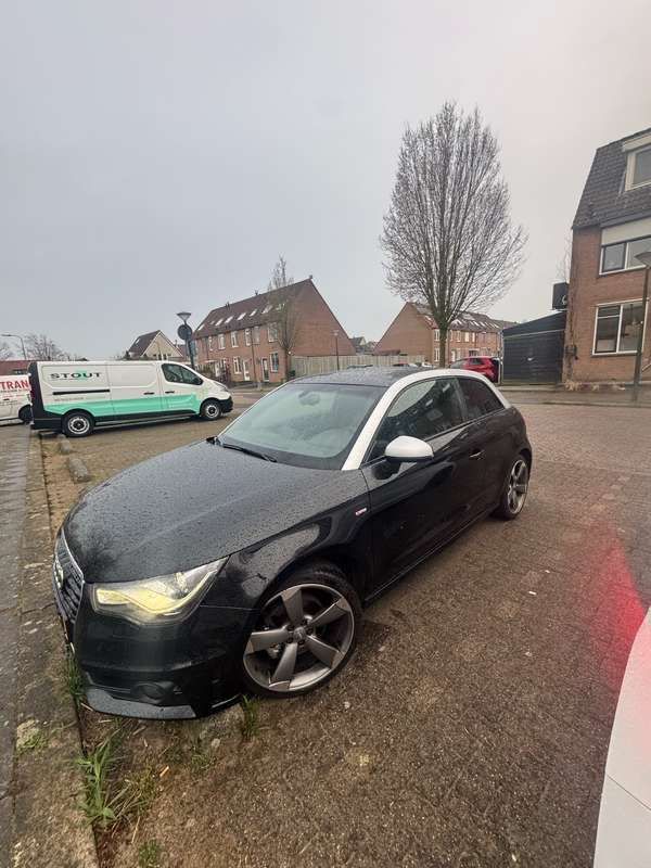 Grijs Gebruikt 2011 Audi A1 Hatchback | € 11.000 (Iets duurder) - Afbeelding 1/4