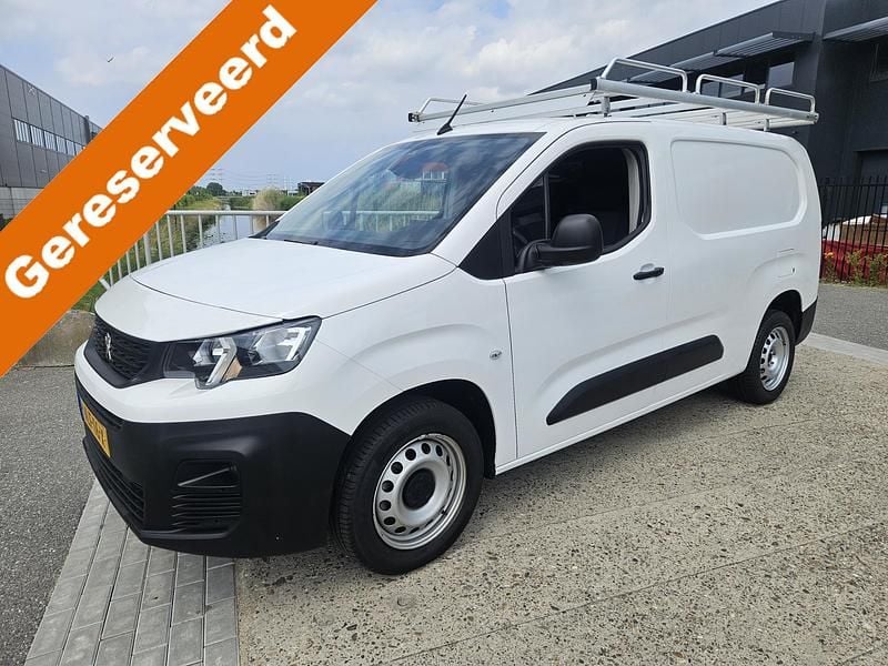 Wit Gebruikt 2021 Peugeot Partner MPV | € 8.450 (Goede deal) - Afbeelding 1/4